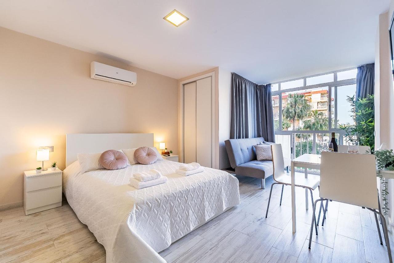 Sun Coast Benalmádena -- Superb studio with 4 pools, gardens&breakfast Exterior foto