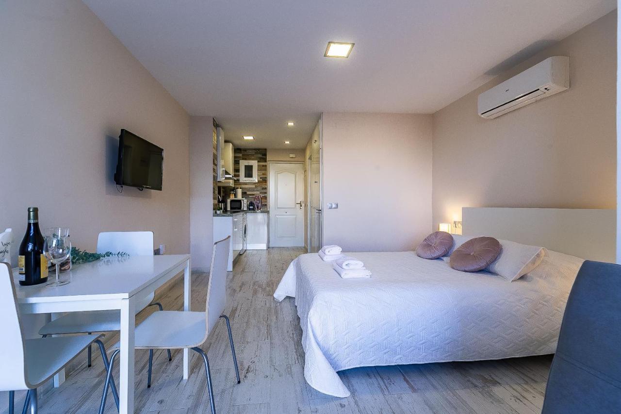 Sun Coast Benalmádena -- Superb studio with 4 pools, gardens&breakfast Exterior foto